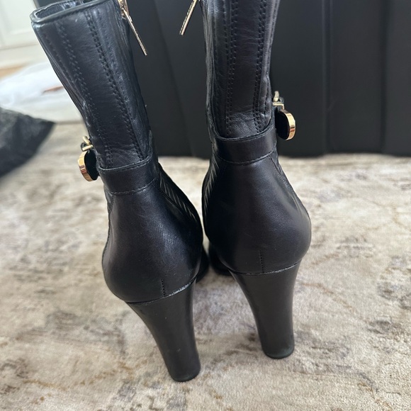 Vince Camuto Black Quilted Ankle Boots - Picture 5 of 7